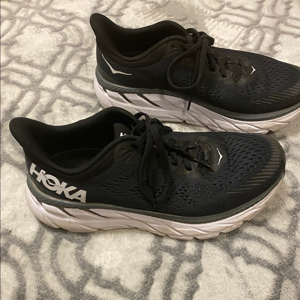 Hoka one one Clifton 7’s, running shoes.